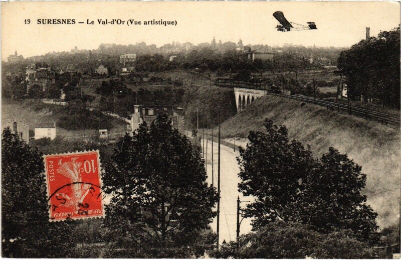 Carte postale ancienne Suresnes Le Val d'Or à Suresnes