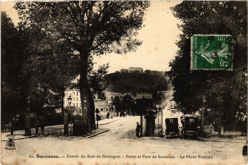 Carte postale ancienne Entrée du Bois de Boulogne - Porte et Pont de Suresnes - Le Mont Valérien à Paris 16e