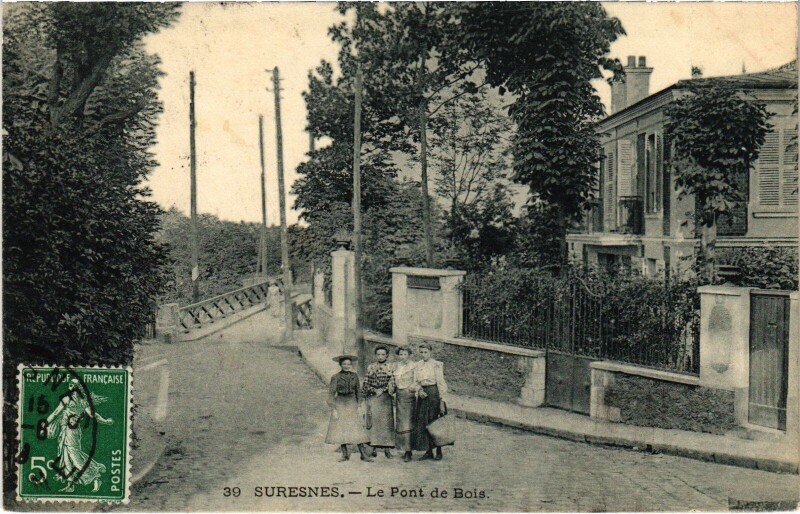 Carte postale ancienne Suresnes Le Pont de Bois à Suresnes