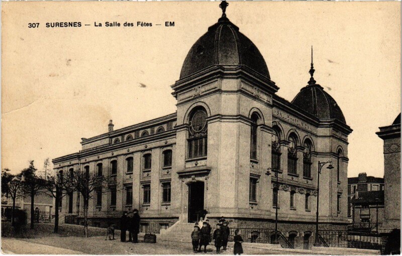 Carte postale ancienne Suresnes Salle des Fetes à Suresnes