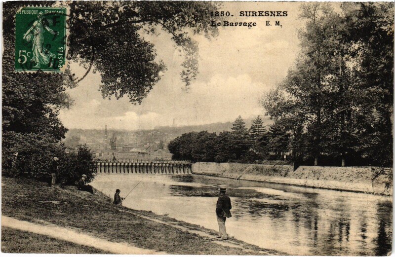 Carte postale ancienne Suresnes Le Barrage à Suresnes