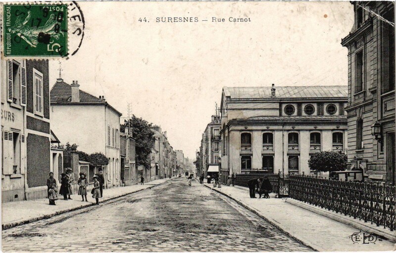Carte postale ancienne Suresnes Rue Carnot à Suresnes