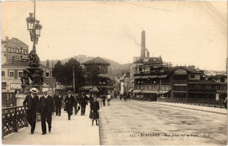 Carte postale ancienne Suresnes vue prise sur le Pont à Suresnes