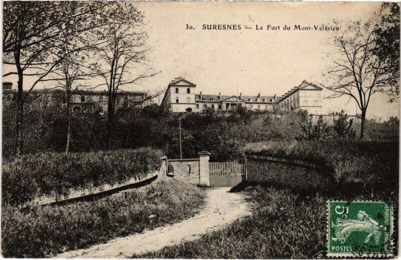 Carte postale ancienne Suresnes Fort du Mont Valerien à Suresnes