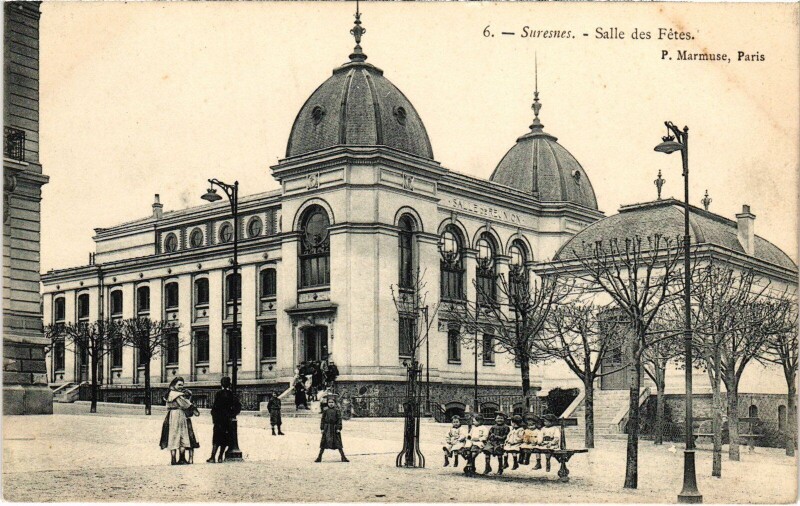 Carte postale ancienne Suresnes Salle des Fetes à Suresnes