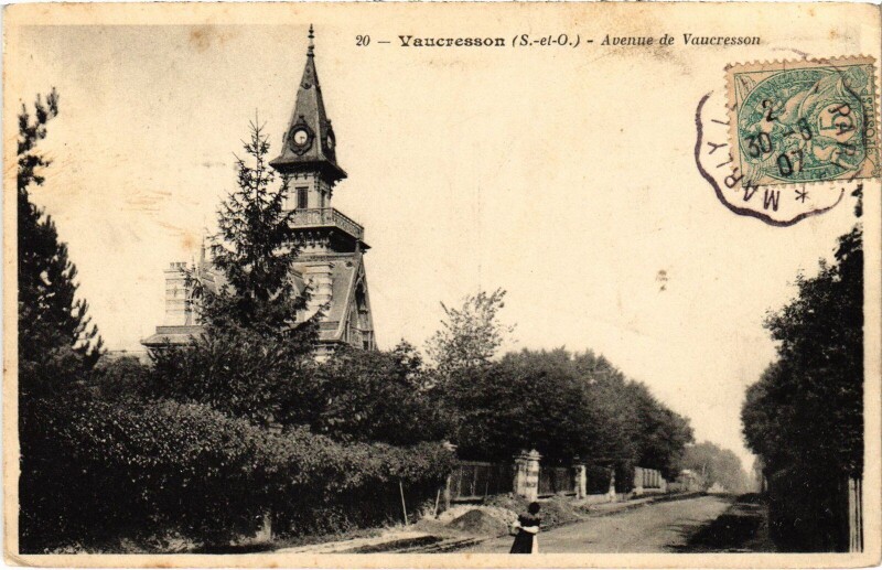 Carte postale ancienne Vaucresson Avenue de Vaucresson à Vaucresson