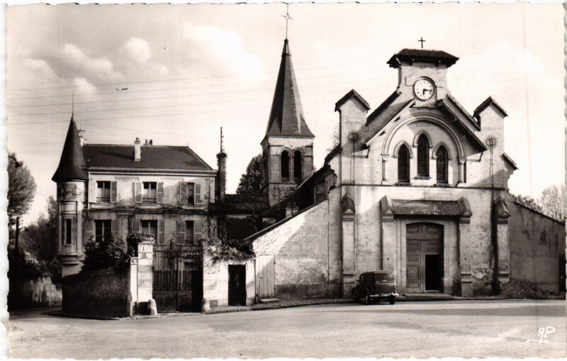 Carte postale ancienne Vaucresson Eglise à Vaucresson