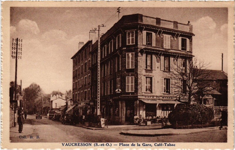 Carte postale ancienne Vaucresson Place de la Gare à Vaucresson