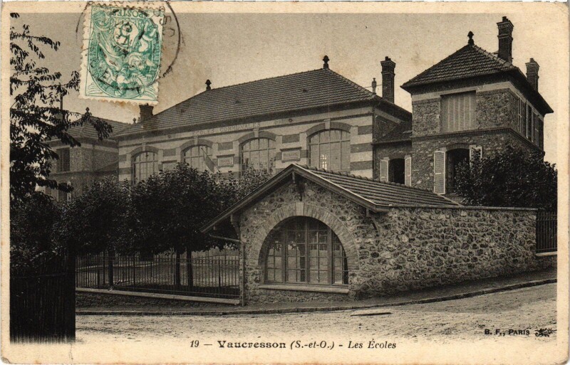 Carte postale ancienne Vaucresson Les Ecoles à Vaucresson