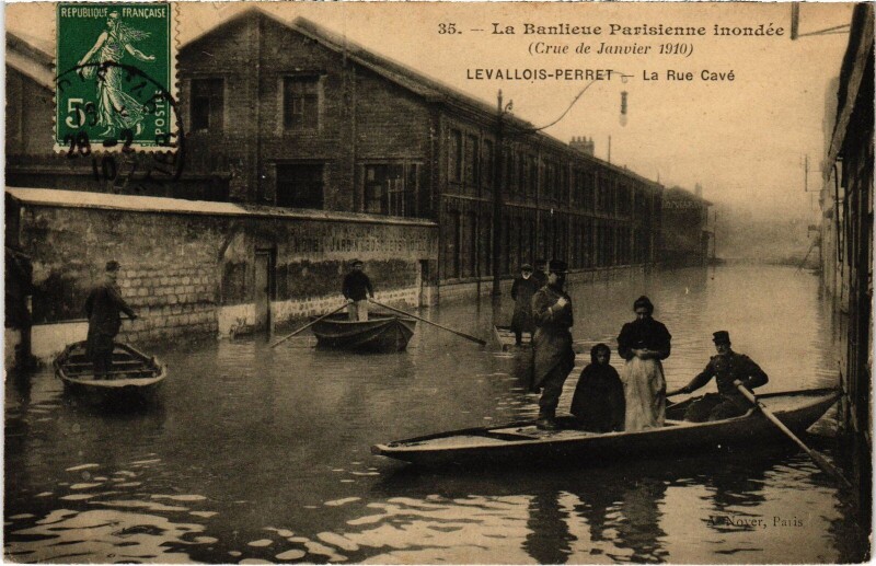 Carte postale ancienne Levallois Perret Rue Cave à Levallois-Perret