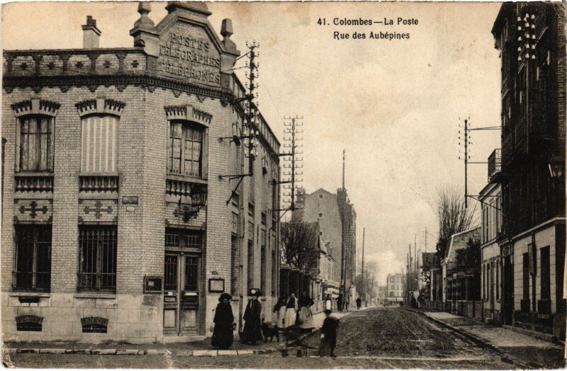 Carte postale ancienne Colombes Rue des Aubepines La Poste à Colombes