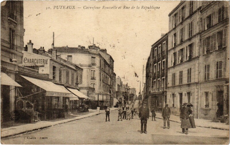 Carte postale ancienne Puteaux Carrefour Rousselle et Rue de la Republique à Puteaux