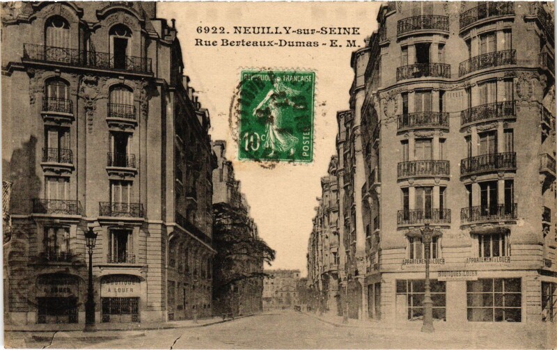 Carte postale ancienne Neuilly Rue Berteaux Dumas