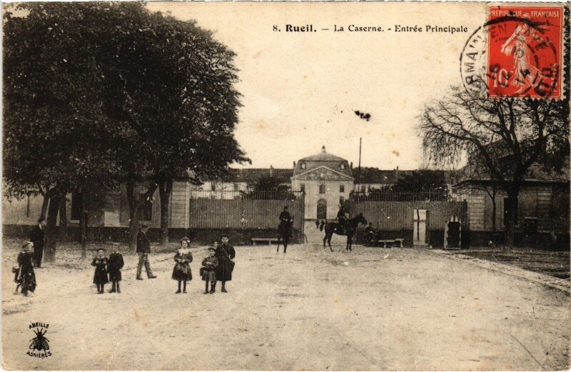 Carte postale ancienne Rueil La Caserne entree principale