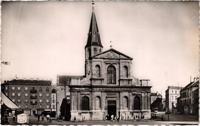 Carte postale ancienne Rueil Eglise