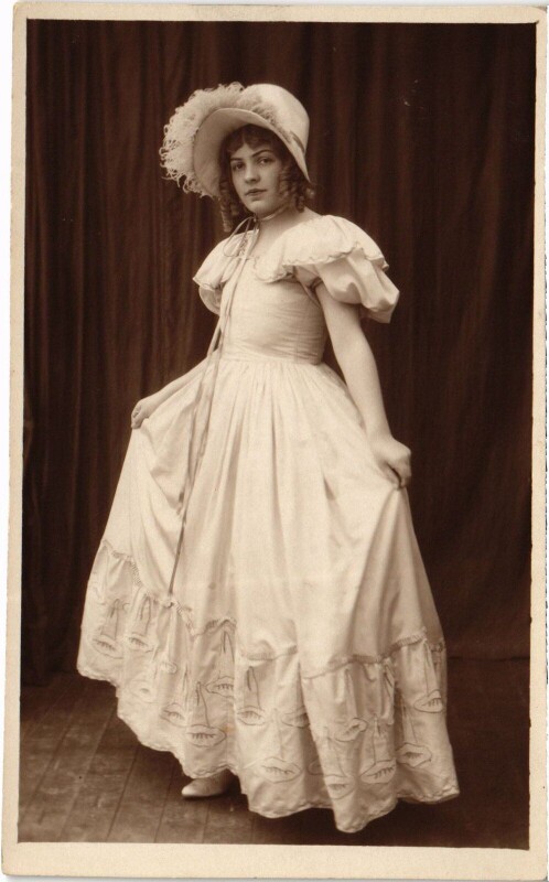 Carte postale ancienne Rueil carte photo