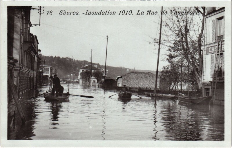 Carte postale ancienne Sevres Inondation 1910 Rue de Vaugirard