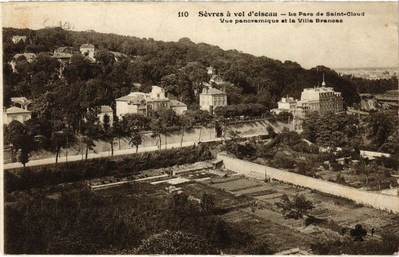 Carte postale ancienne Sevres Le Parc de Saint-Cloud à Saint-Cloud