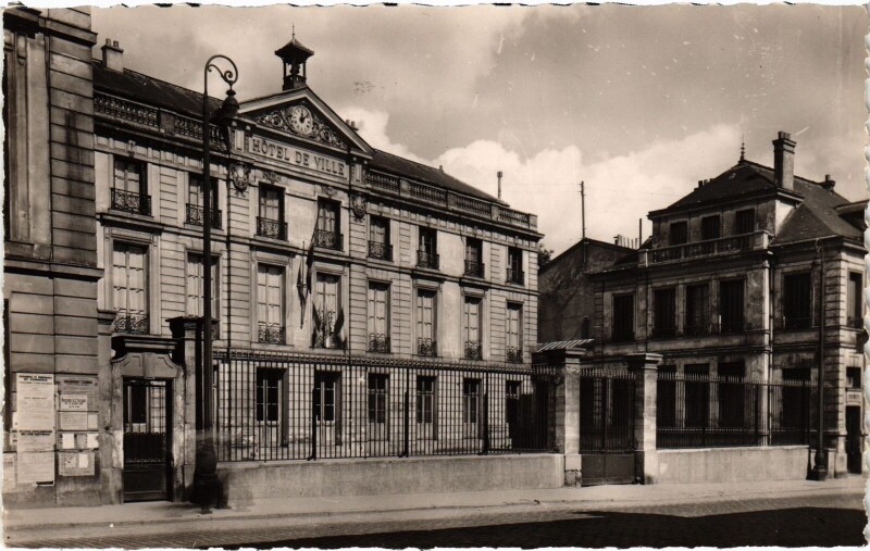 Carte postale ancienne Sevres Hotel de Ville