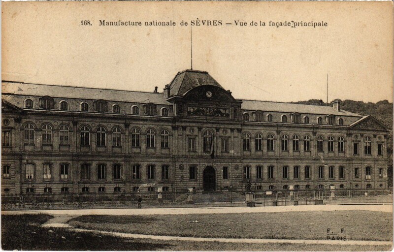 Carte postale ancienne Sevres Manufacture Nationale