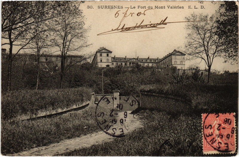 Carte postale ancienne Suresnes Le Fort du Mont Valerien à Suresnes
