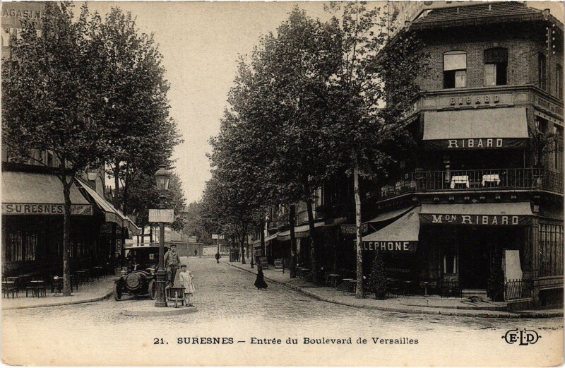 Carte postale ancienne Suresnes Entree du Boulevard de Versailles à Suresnes