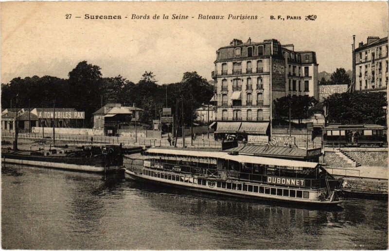 Carte postale ancienne Suresnes Bords de la Seine Bateaux Parisiens à Suresnes