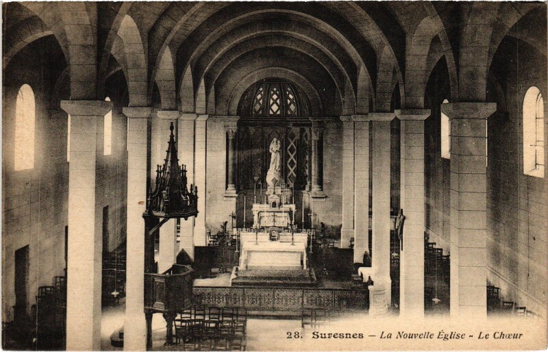 Carte postale ancienne Suresnes La Nouvelle Eglise Le Choeur à Suresnes