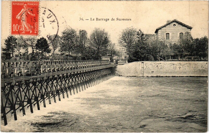Carte postale ancienne Suresnes Le Barrage à Suresnes