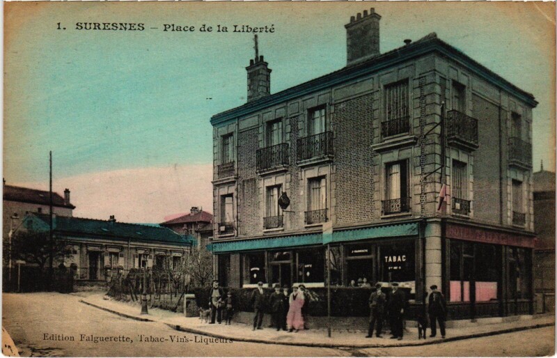 Carte postale ancienne Suresnes Place de la Liberte à Suresnes