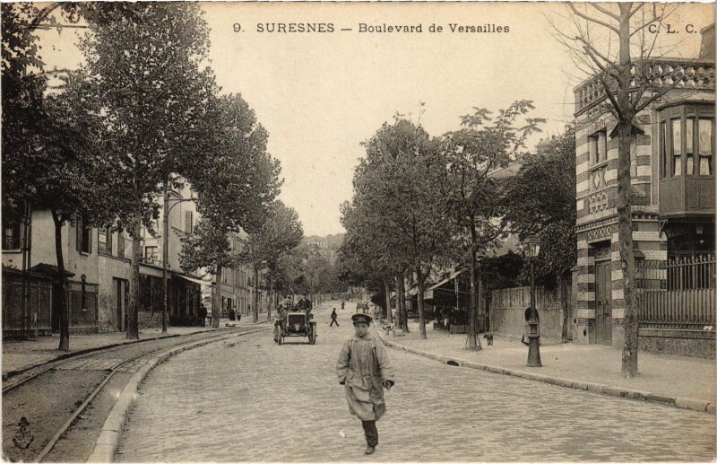 Carte postale ancienne Suresnes Boulevard de Versailles à Suresnes