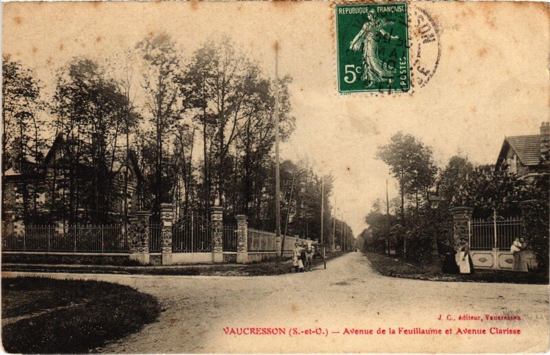Carte postale ancienne Vaucresson Avenue de Feuillaume et Avenue Clarisse à Vaucresson