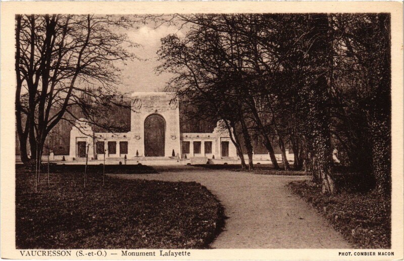 Carte postale ancienne Vaucresson Monument Lafayette à Vaucresson