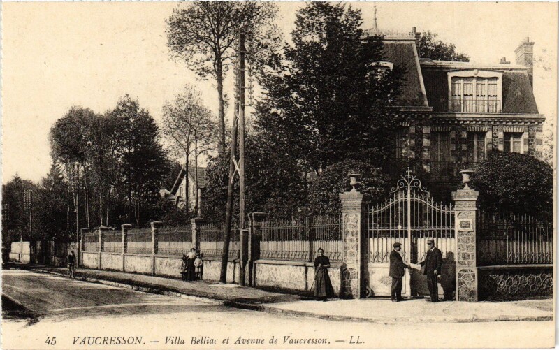 Carte postale ancienne Vaucresson Villa Belliac et Avenue de Vaucresson à Vaucresson