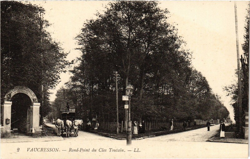 Carte postale ancienne Vaucresson Rond Point du Clos Toutain à Vaucresson
