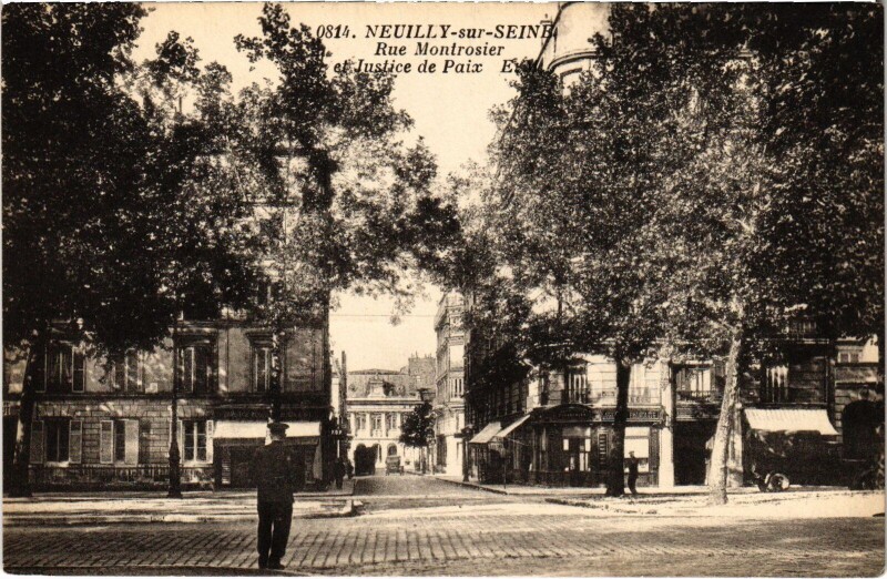 Carte postale ancienne Neuilly Rue Montrosier