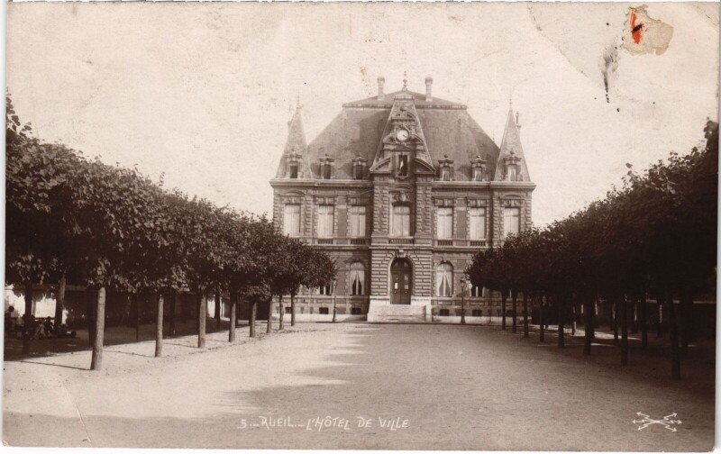 Carte postale ancienne Rueil Hotel de Ville