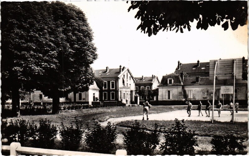 Carte postale ancienne Rueil Chateau de la Malmaison Quartier Guynemer