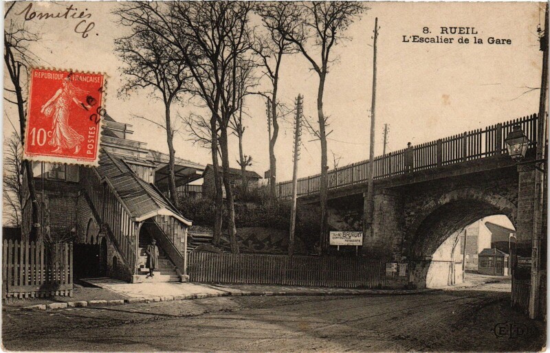 Carte postale ancienne Rueil Escalier de la Gare