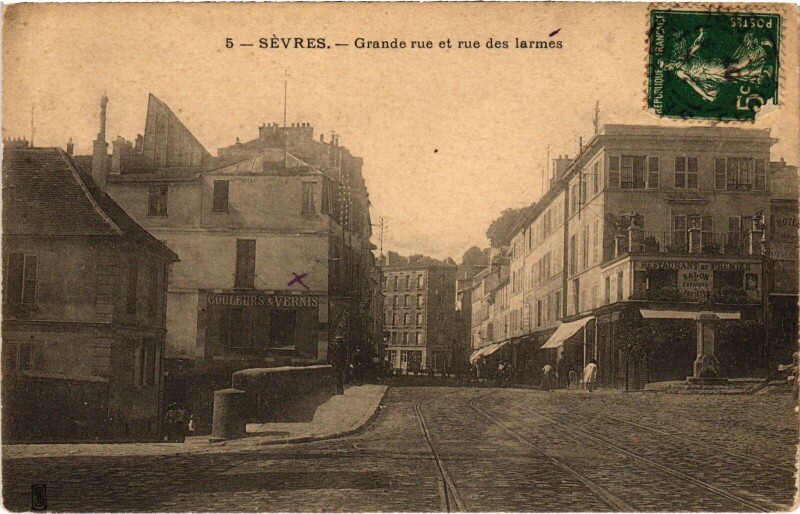 Carte postale ancienne Sevres Grande Rue et rue des Larmes