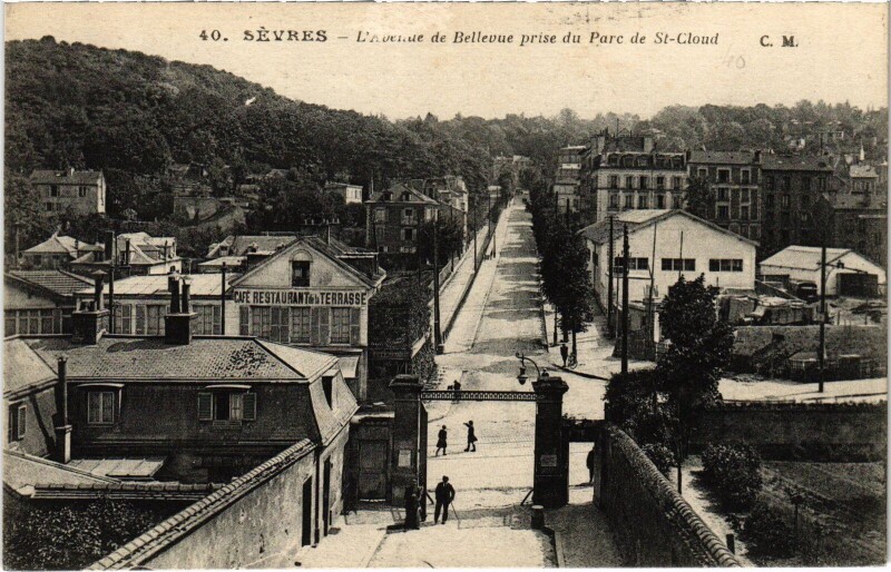 Carte postale ancienne Sevres Avenue de Bellevue