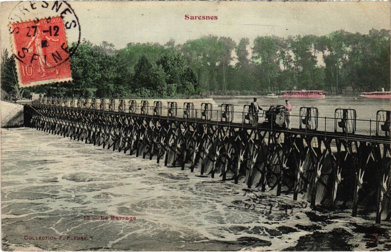 Carte postale ancienne Suresnes Le Barrage à Suresnes