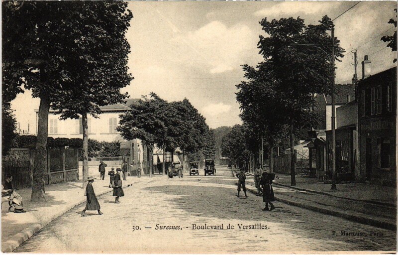 Carte postale ancienne Suresnes Boulevard de Versailles à Suresnes