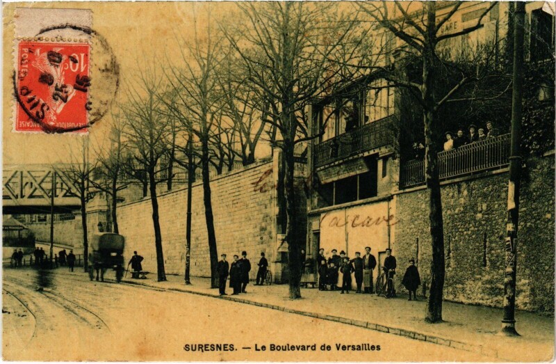 Carte postale ancienne Suresnes Boulevard de Versailles à Suresnes