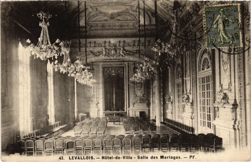Carte postale ancienne Levallois Perret Hotel de Ville Salle des Mariages à Levallois-Perret