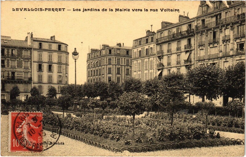 Carte postale ancienne Levallois Perret Les jardins de la Mairie à Levallois-Perret