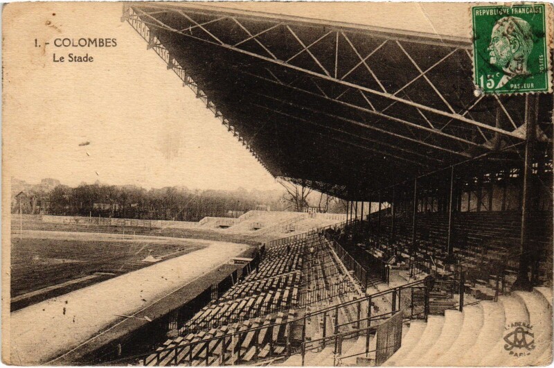 Carte postale ancienne Colombes Le Stade à Colombes