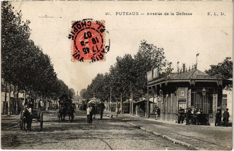 Carte postale ancienne Puteaux Avenue de la Defense à Puteaux