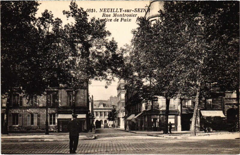 Carte postale ancienne Neuilly Rue Montrosier