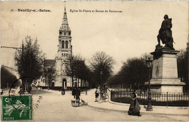 Carte postale ancienne Neuilly Eglise Saint-Pierre et Statue de Perronet